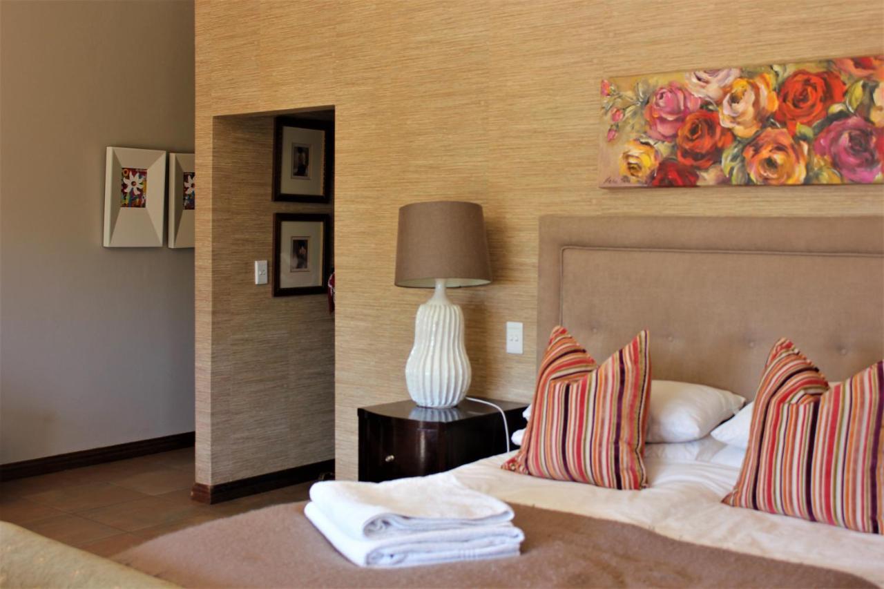 Karee & Wild Olive Guest Lodge Hekpoort 외부 사진