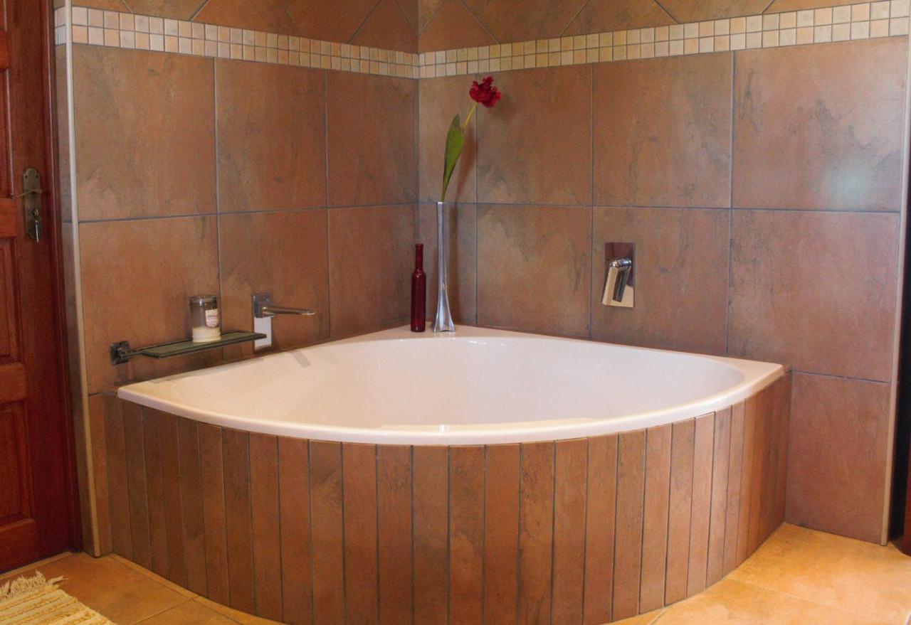 Karee & Wild Olive Guest Lodge Hekpoort 외부 사진