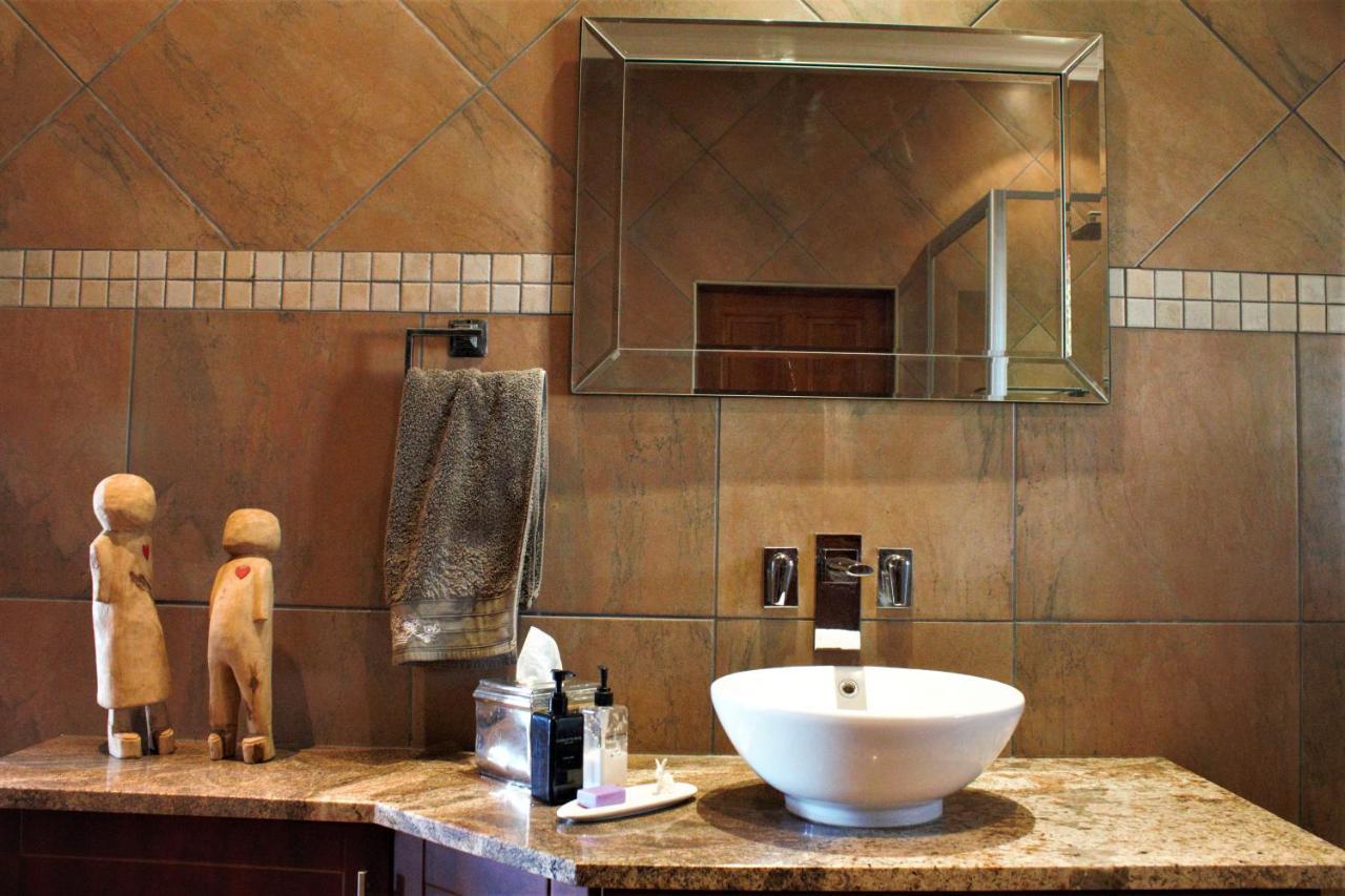 Karee & Wild Olive Guest Lodge Hekpoort 외부 사진