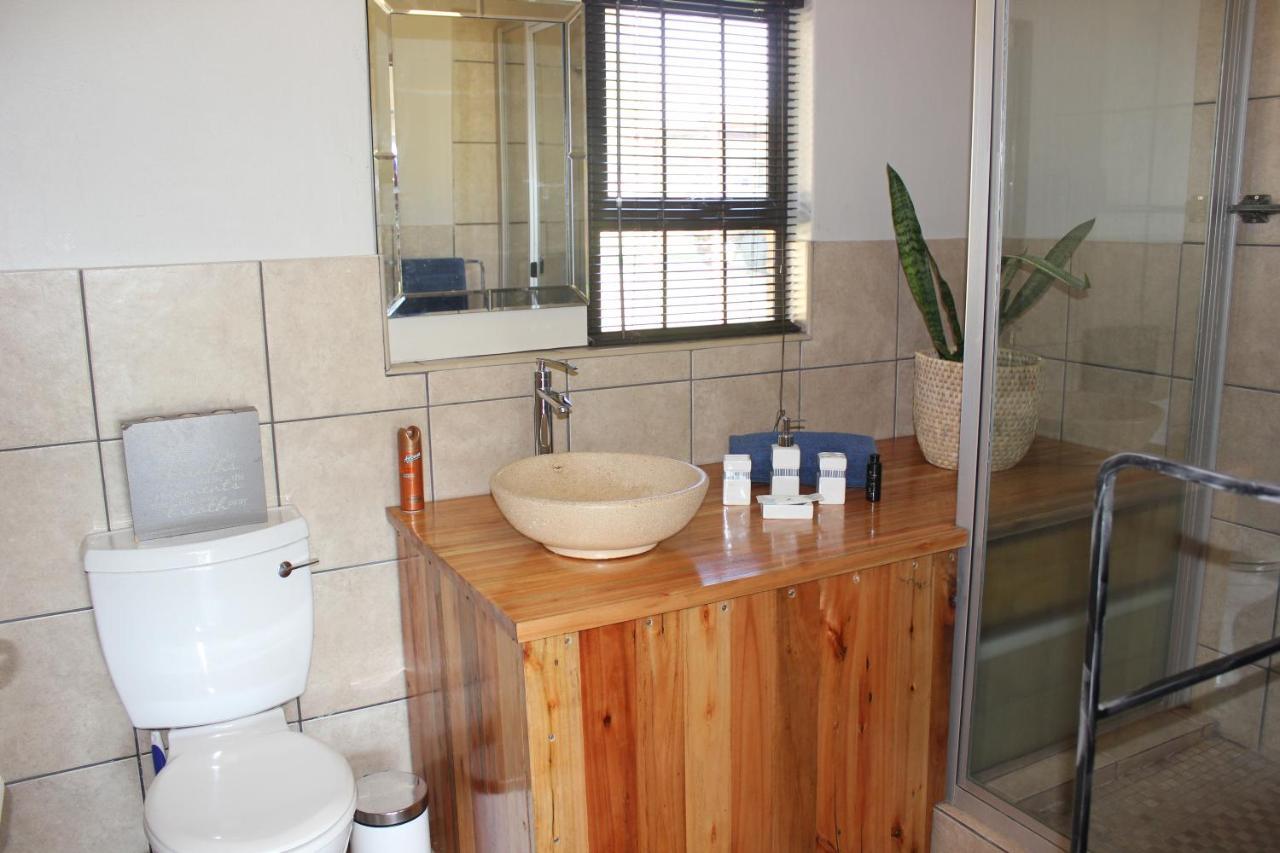 Karee & Wild Olive Guest Lodge Hekpoort 외부 사진